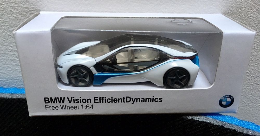 Bmw i8 skala 1/64