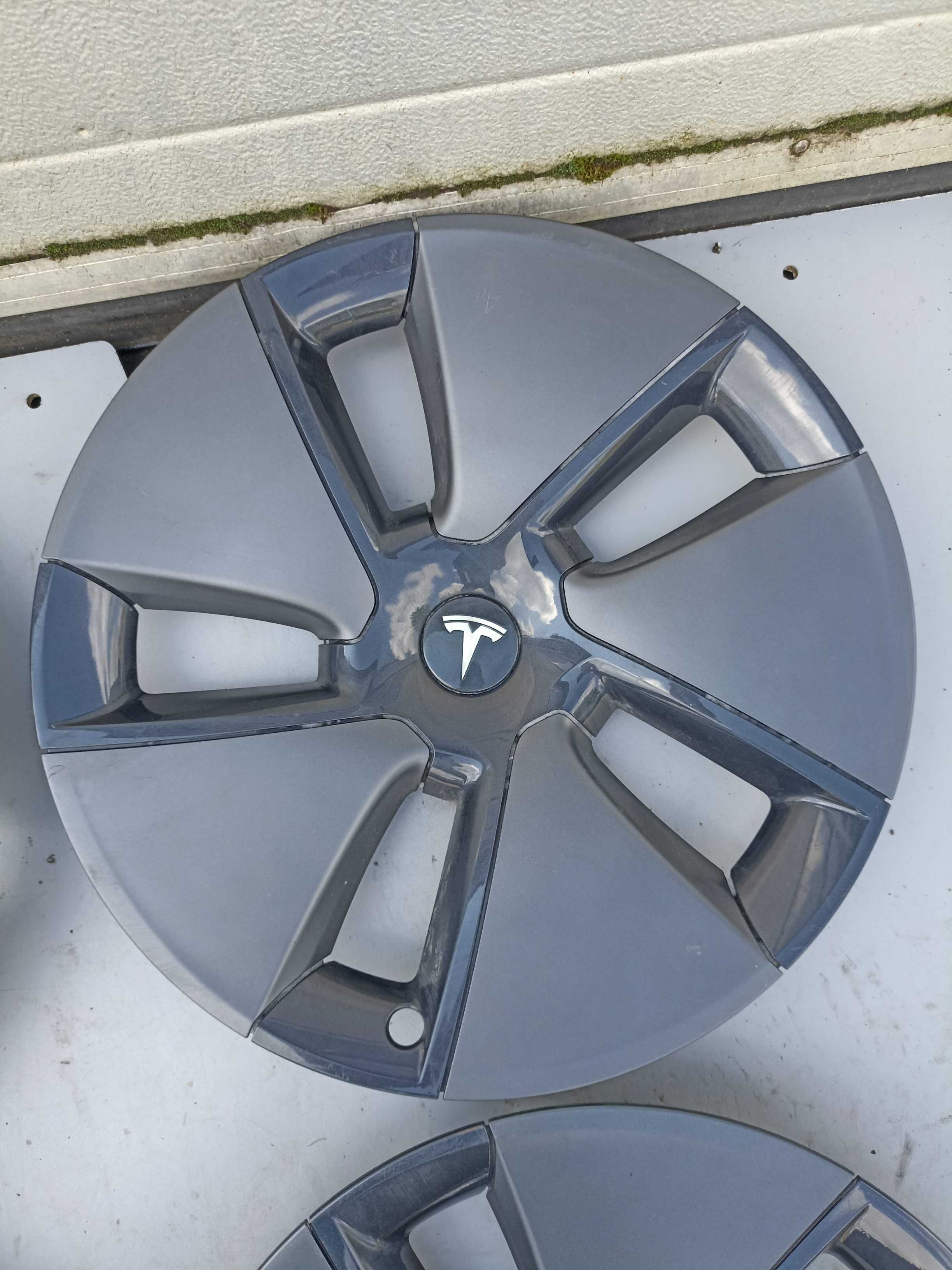 Kolpaki tesla 18 oryginał