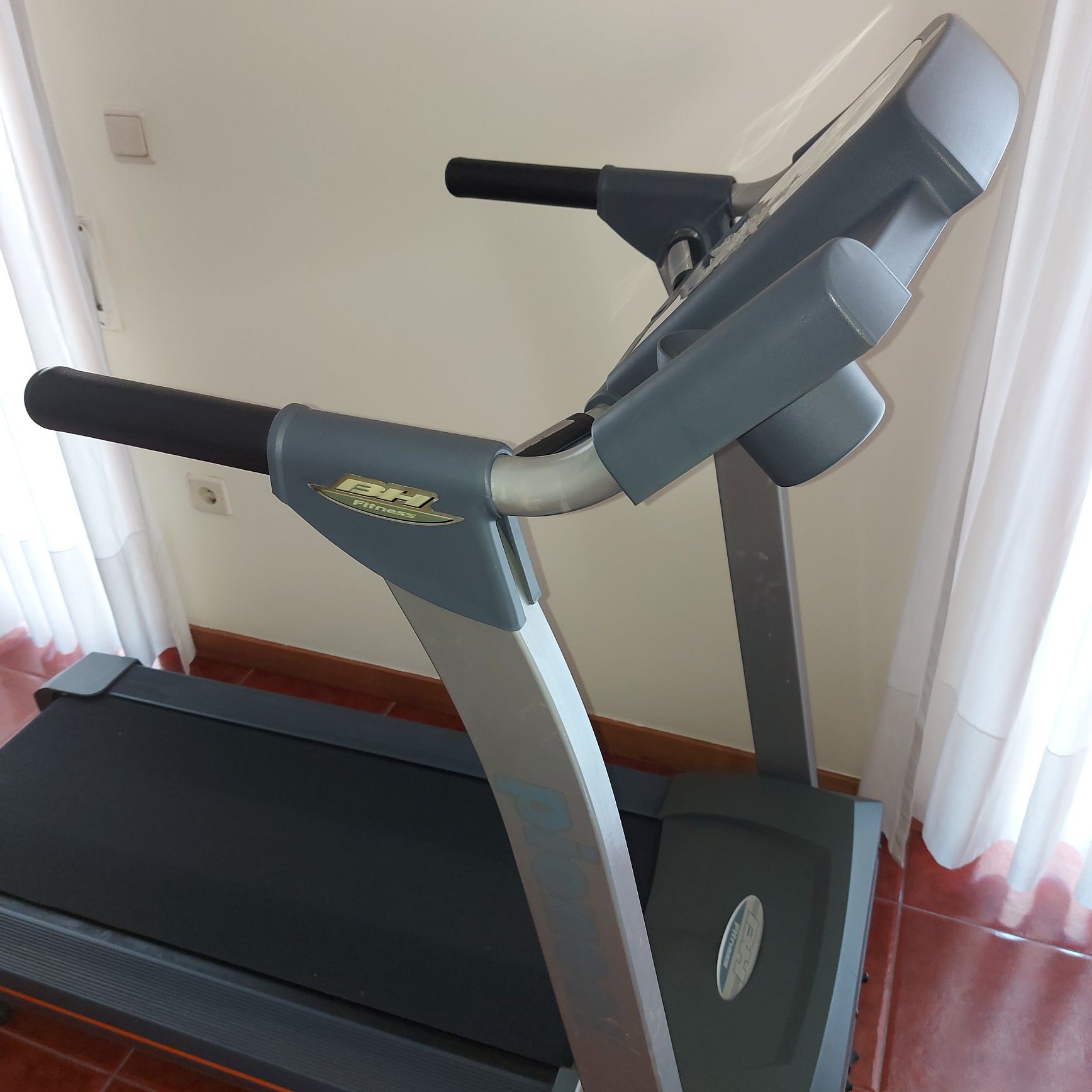 Passadeira BH Pioneer Fitness