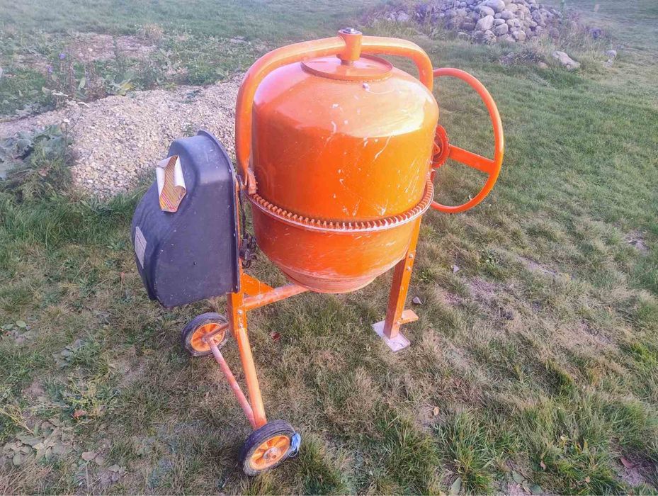 Бетономішалка(стан нової)