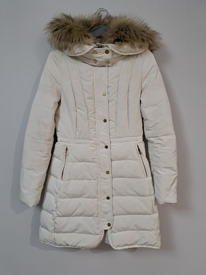Biała puchowa kurtka Zara (rozmiar S)