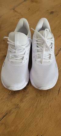 Nike biale rozmiar 42,5