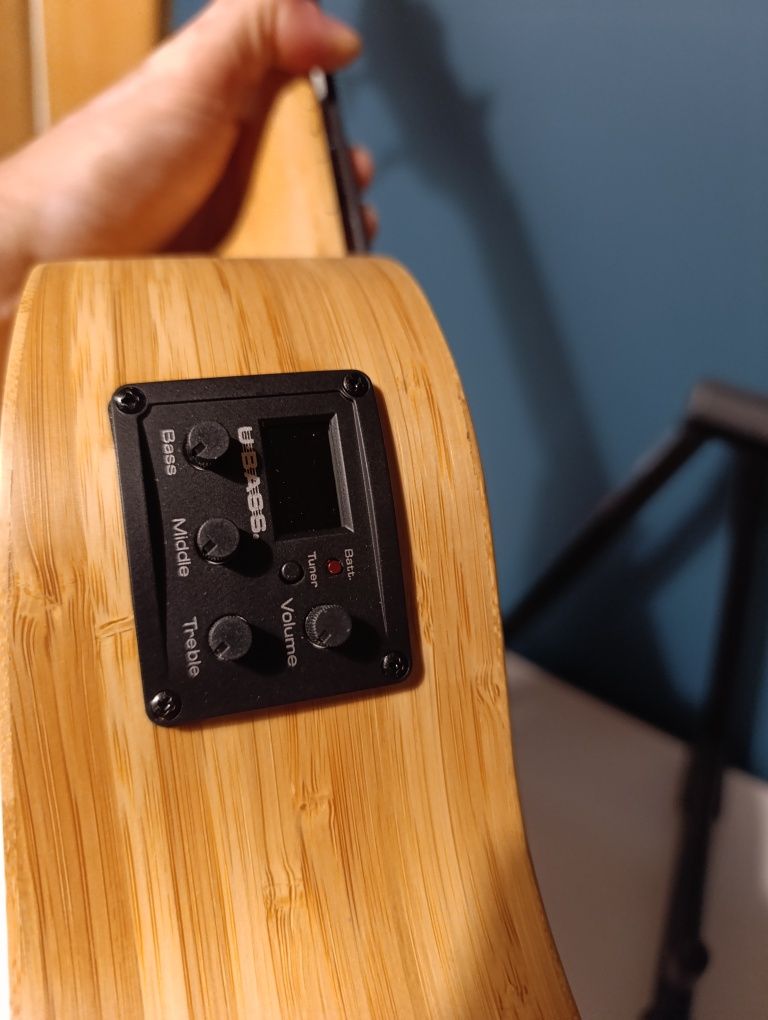 Kala U-BASS ukulele basowe jak nowe bas