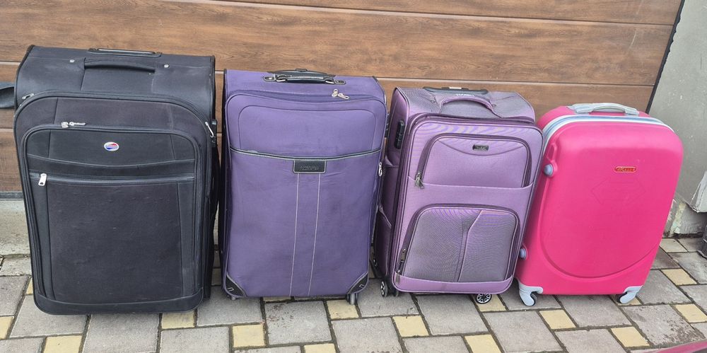 Чемодан, валіза на колесах