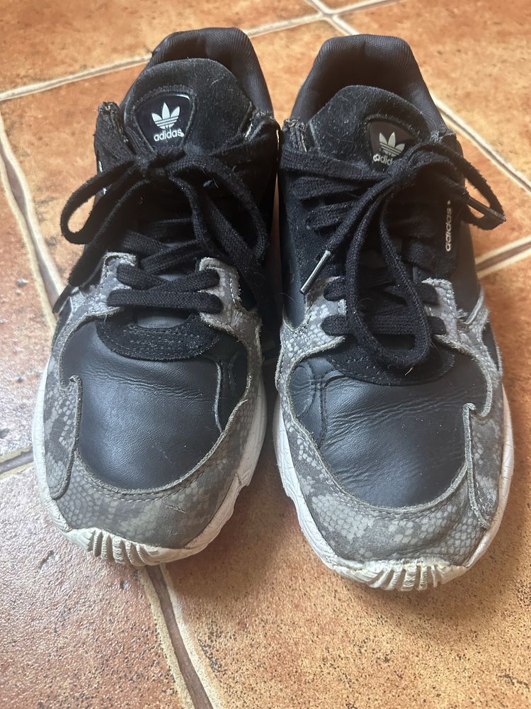 Оригинальные кроссовки Adidas 40,5 (25,5)