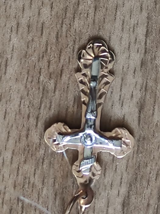 Крестик с распятием