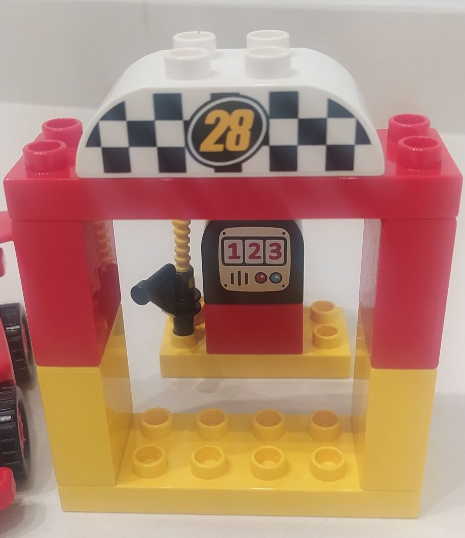 Klocki LEGO Duplo 10843 - Wyścigówka Mikiego