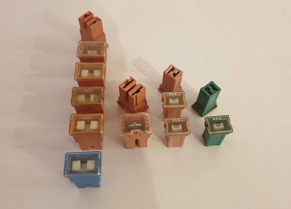 Lote de Fusíveis Auto Japoneses