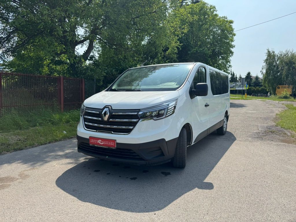 Wynajem busa 9 osobowego