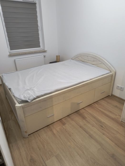 Łóżko sosnowe 140 cm z materacem