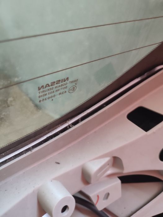Заднє скло Nissan Rogue т32