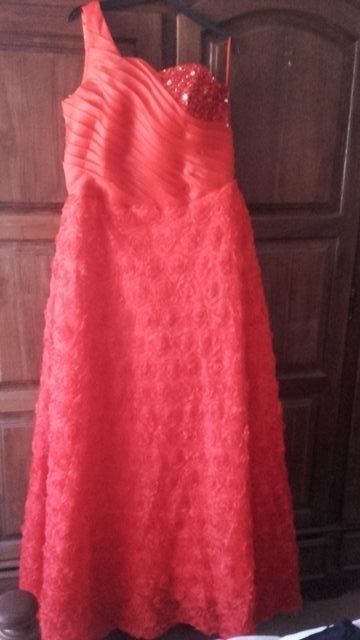 Vendo vestido de cerimónia/festa novo