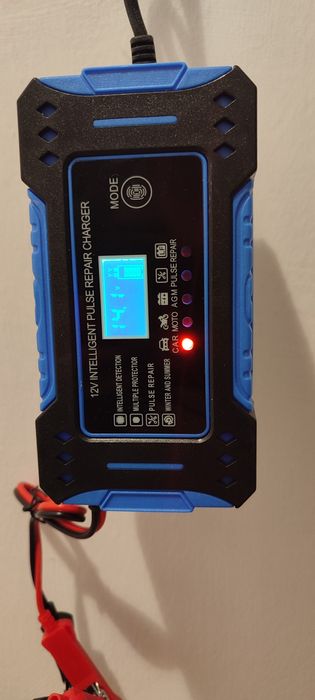 Автоматичний зарядний пристрій 12V/6A