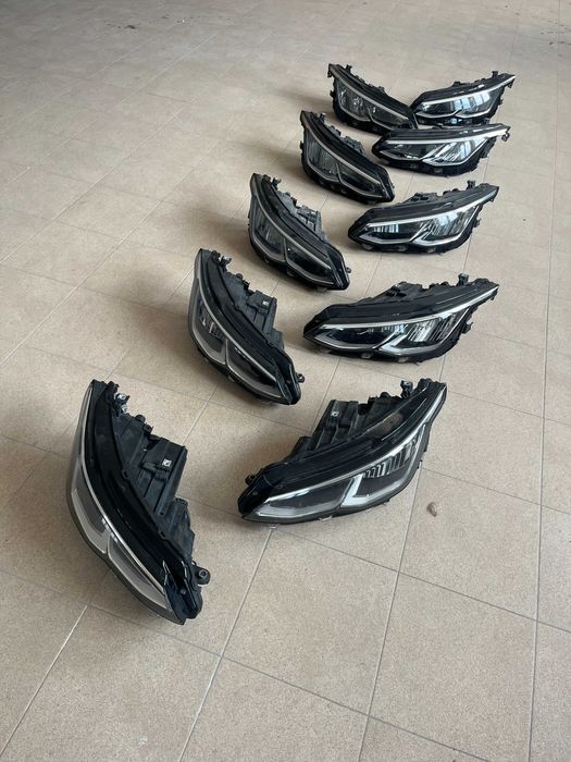 Pakiet Lamp Przednich Full LED VW Golf 8