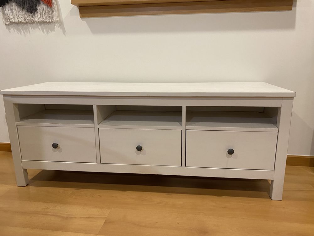 Movel tv branco bom estado