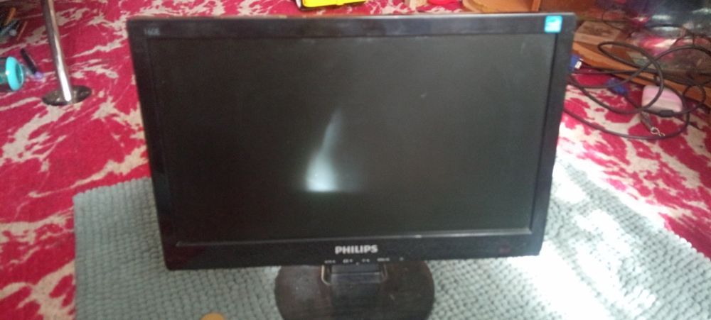 Монитор 16 дюймов Philips