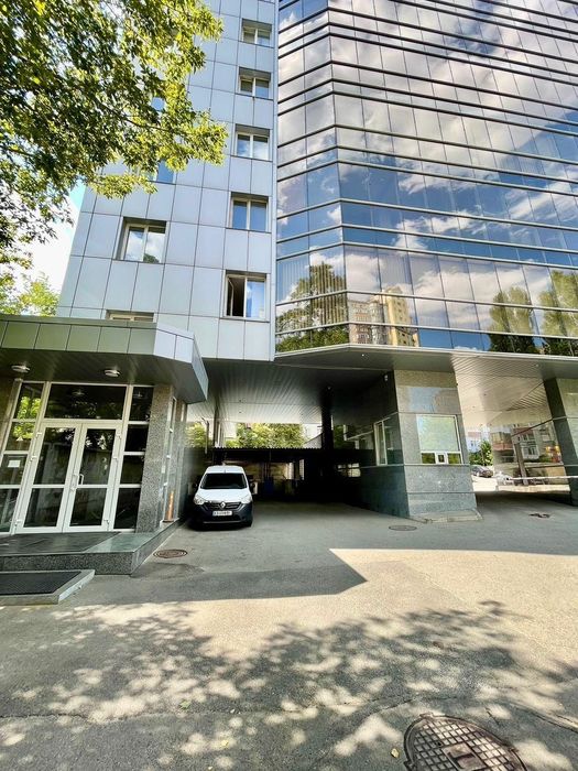 Продаётся гараж в подземном паркинге