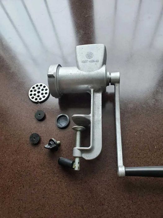 Мясорубка бытовая ручная алюминиевая МА-С НОВАЯ!