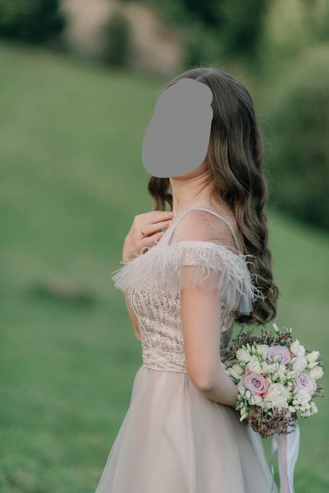 Розкішна сукня для особливих подій