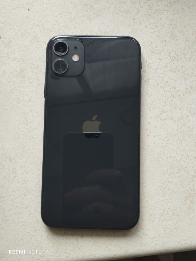 iPhone 11, czarny+5 caseów