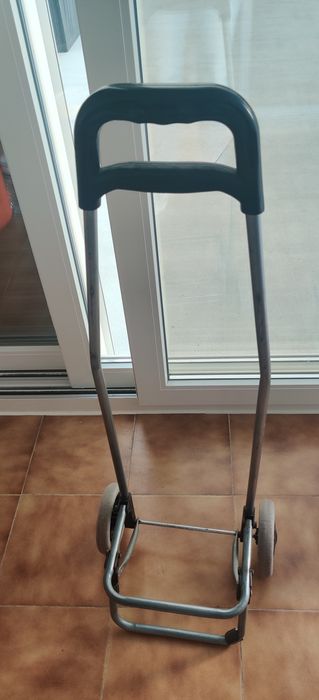 Estrutura com rodas