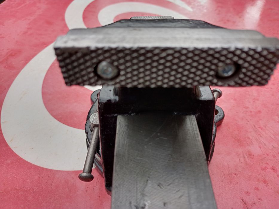 Sprzedam imadło stołowe bizon sprawne