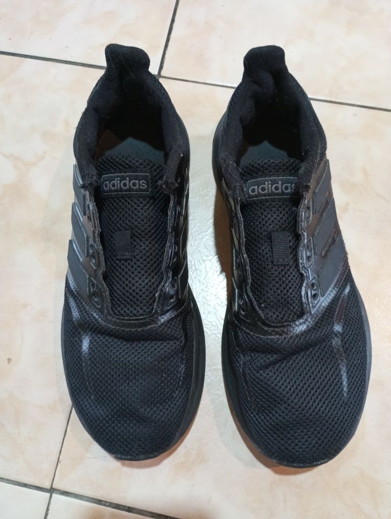 Продам кросівки Adidas 37р