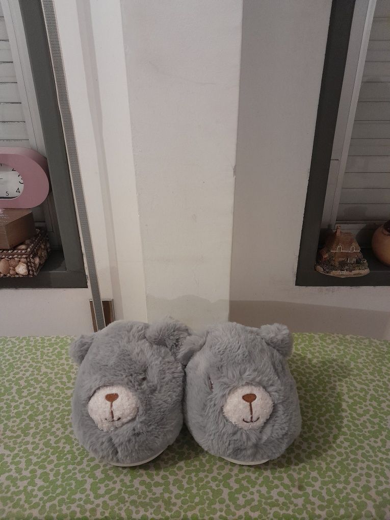 Vendo Chinelos de Senhora muito bonitos como novos