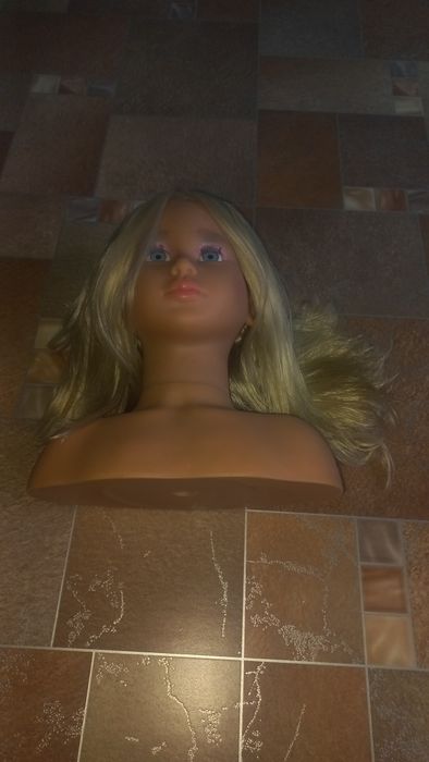 Продаю голову-манекен з волоссям