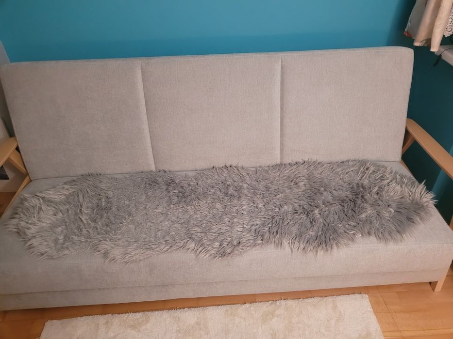 Narzuta futerkowa na kanapę