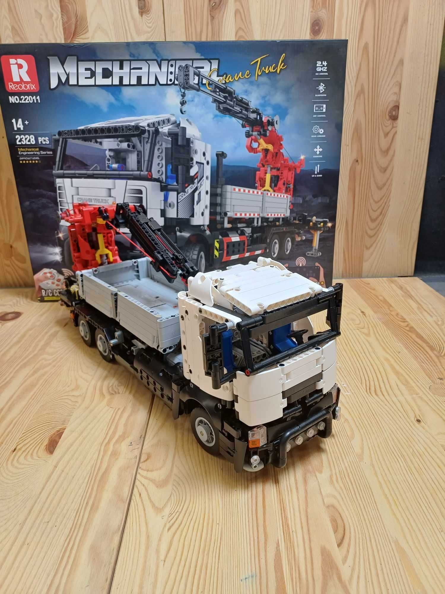 Reobrix 22011 Technic CRANE TRUCK