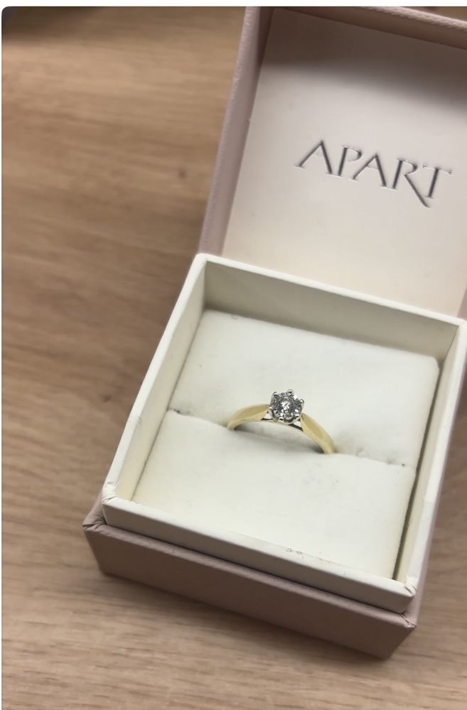 Pierscionek Apart z brylantem - 0,15 ct - próba 585