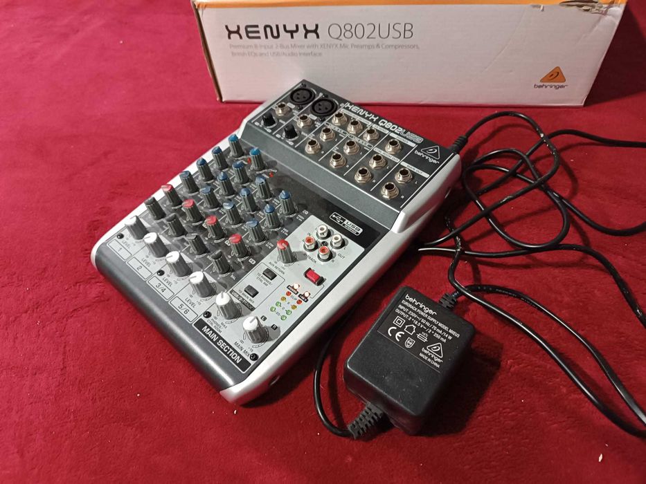 Mikser analogowy Behringer Xenyx Q802USB jak nowy + zasilacz i karton