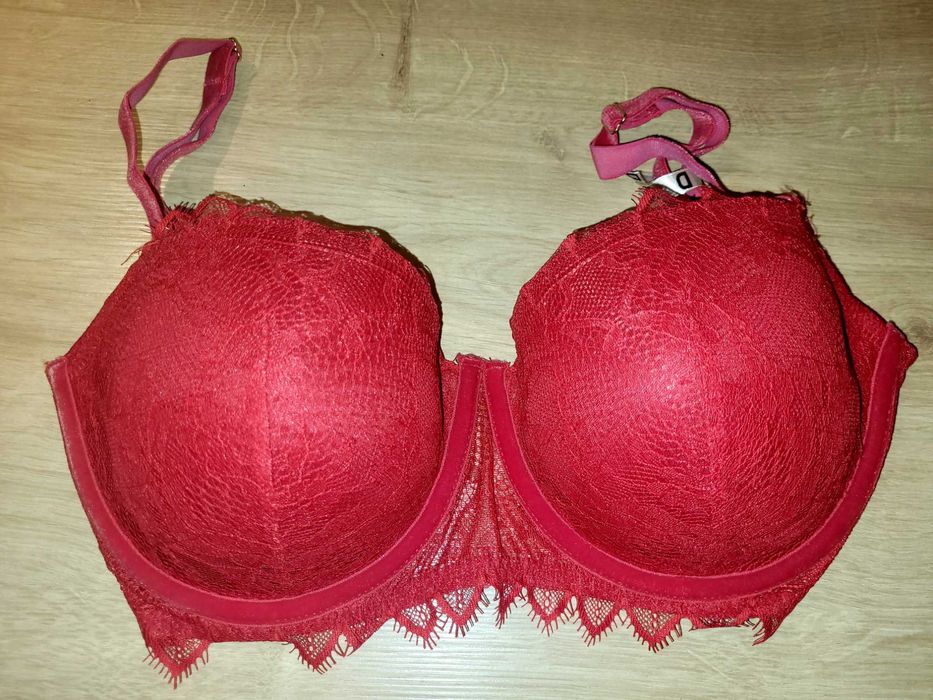 Biustonosz czerwony 80D nowy z metką