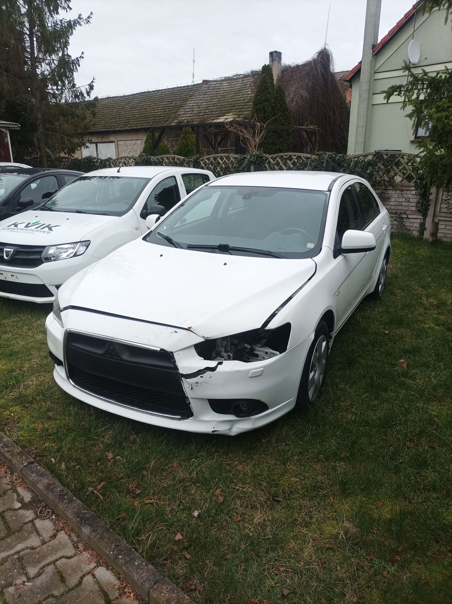 Mitsubishi Lancer 1.5 benzyna INVITE