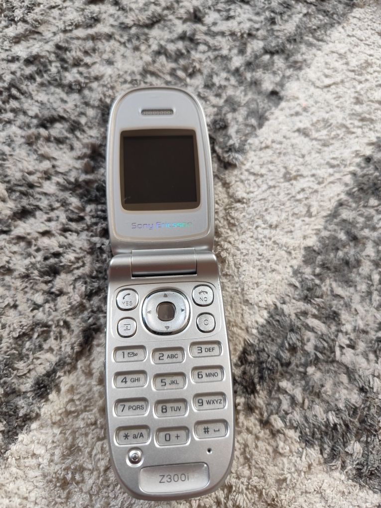 Telefon Sony Ericsson z300i