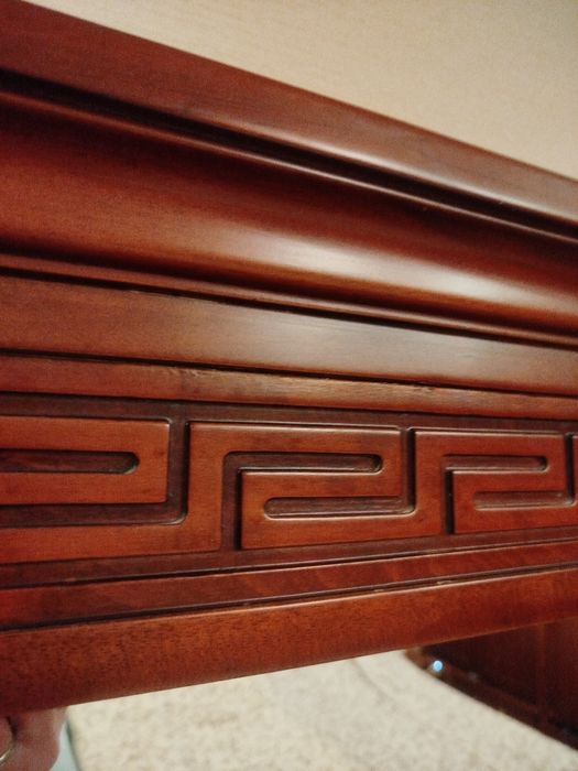 Туалетний столик з дзеркалом,трюмо з дерева