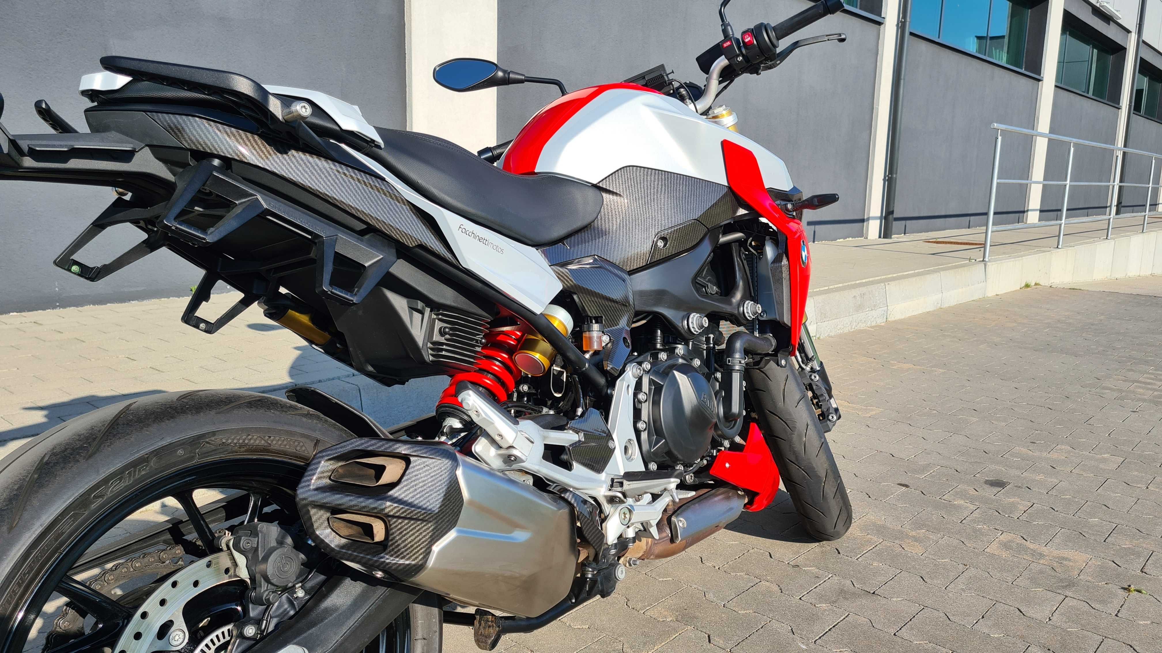 BMW F900R 2020r Carbon Dynamic ESA kufry