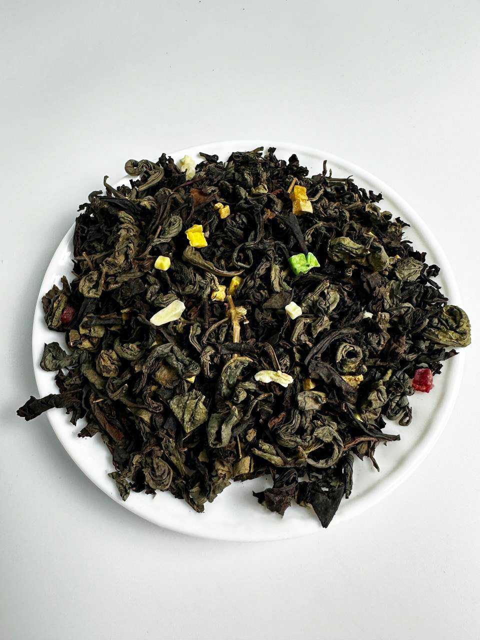 Купаж черного и зеленого чая с кусочками тропических фруктов с Японии