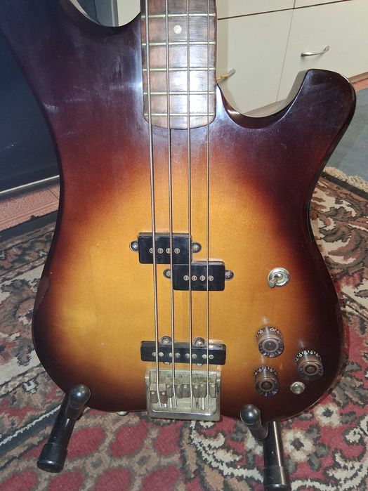 Gitara basowa Jolana Jantar