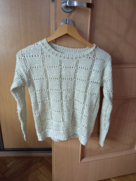 Ażurowy sweterek
