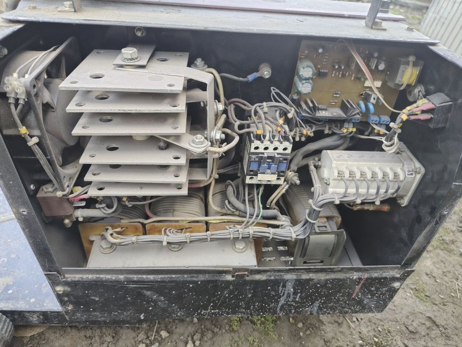 Зварювальний напівавтомат трифазний