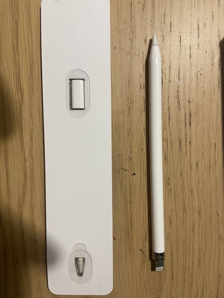 Apple pencil 1 bez gwarancji jak nowy tylko pudelko uszkodzone