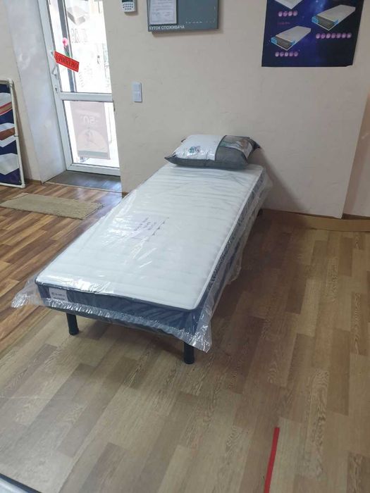 Распродажа Кровать односпальная с матрасом 80х190 в Херсоне