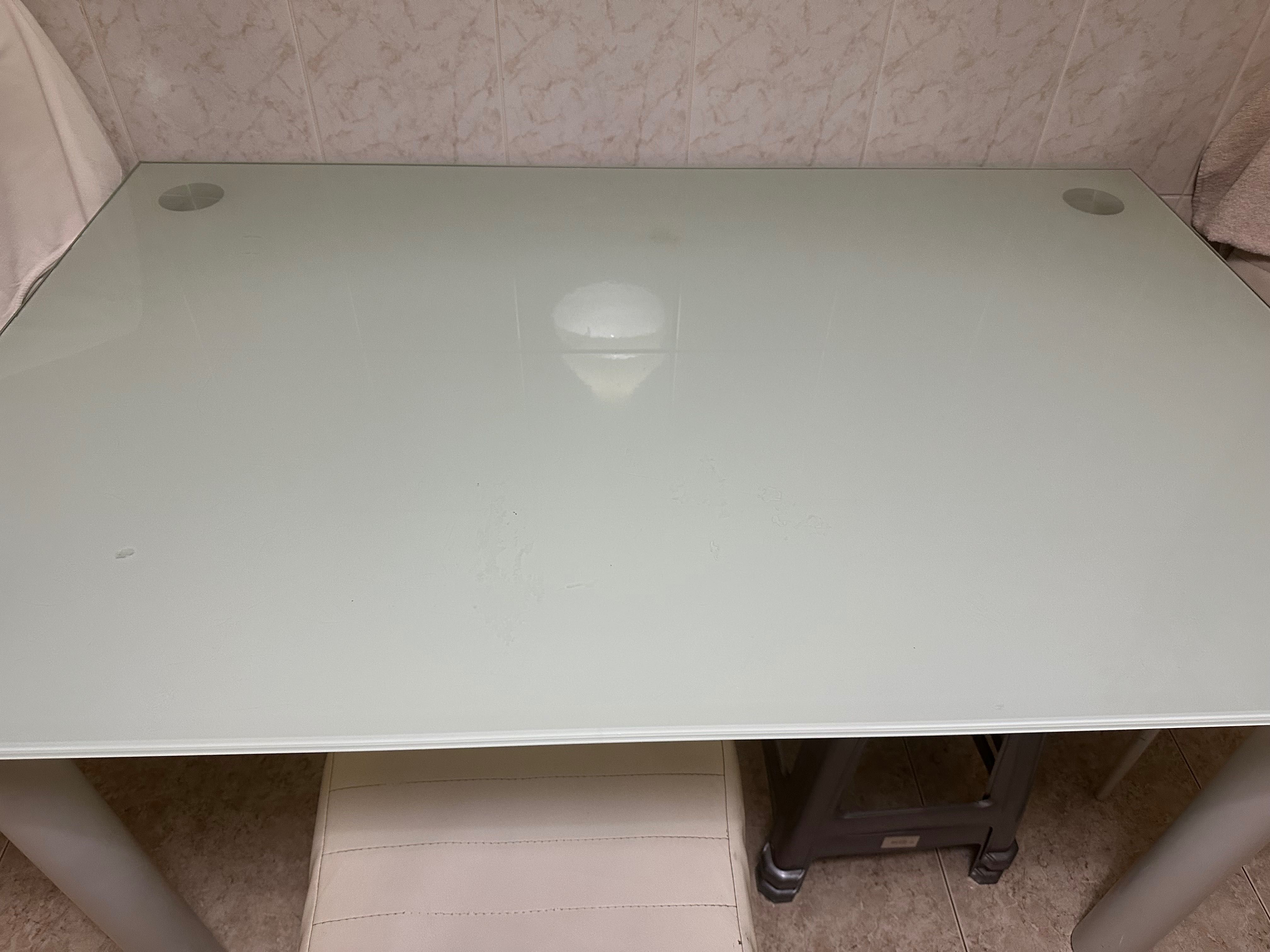Mesa em vidro temperado