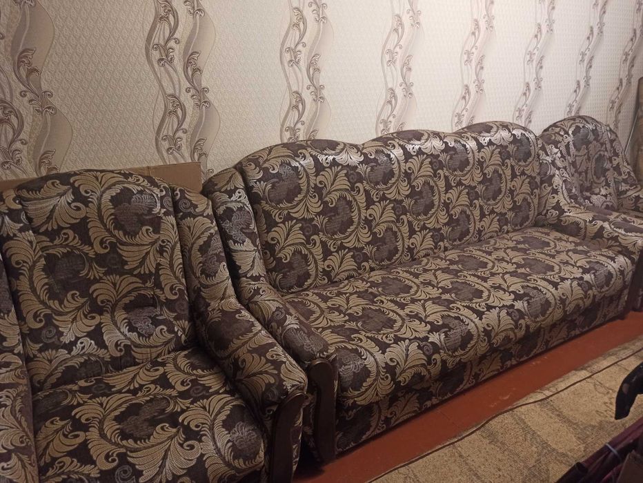 Диван та два крісла