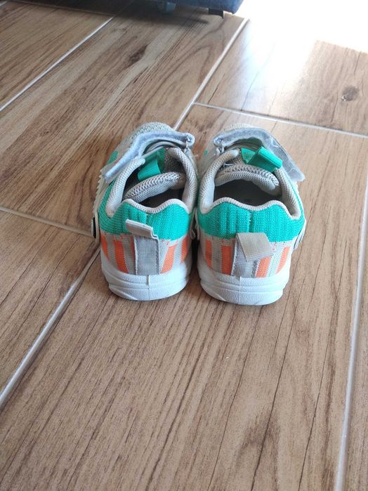 Кросівки дитячі 25 розміру