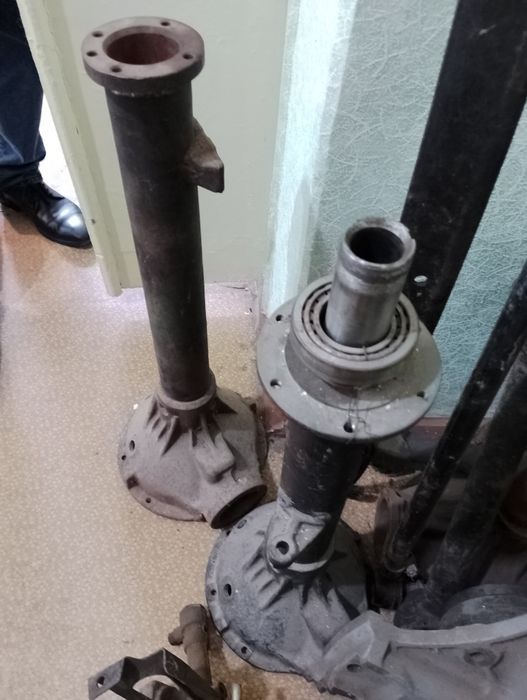 Картер (кожух) переднього і заднього моста УАЗ