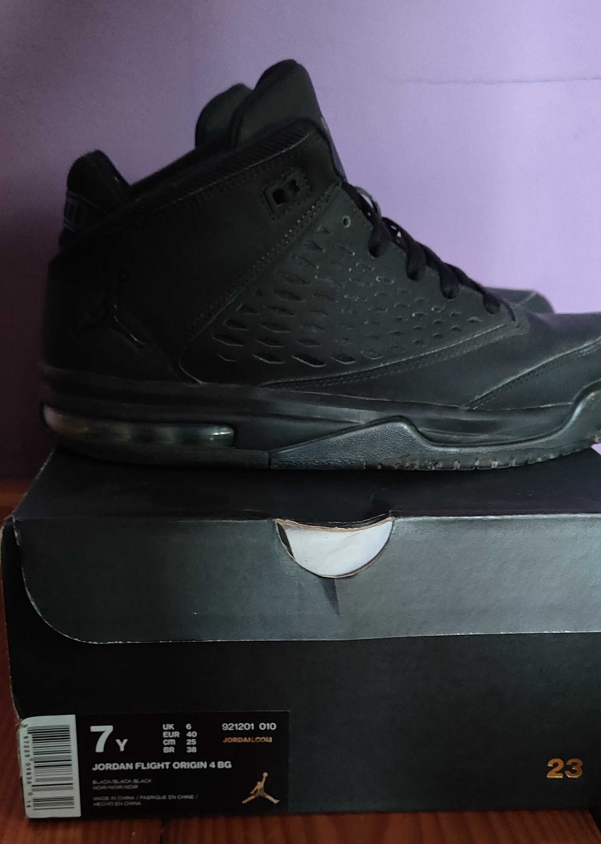 Buty Jordan czarne r. 40 (wkładka 25 cm)