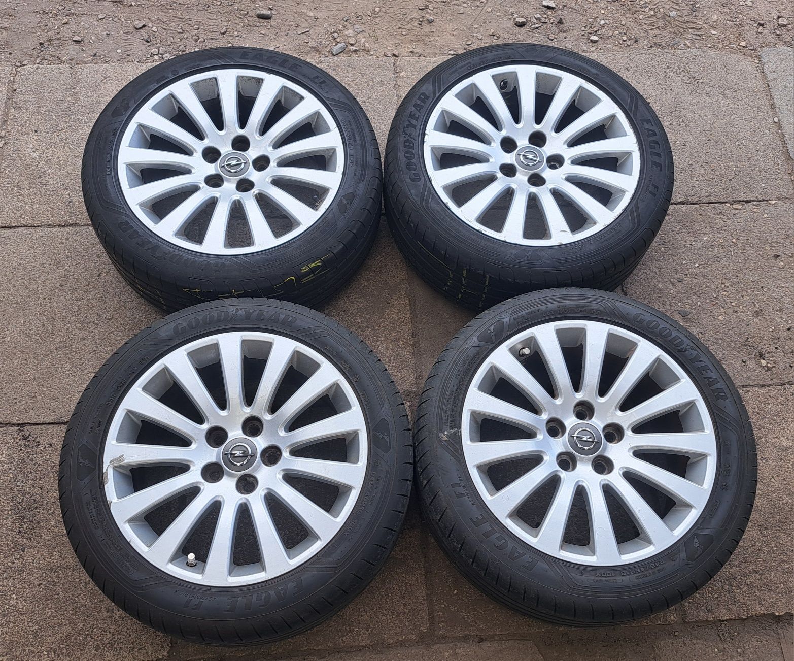Koła 18 5x120 Opel Insignia A 245 45 R18 Goodyear lato alufelgi